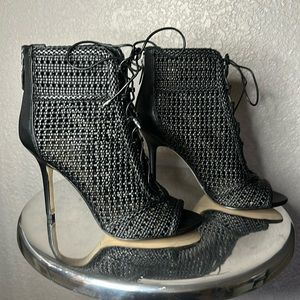 Sam Edelman Abbie Lace-up peep toe bootie